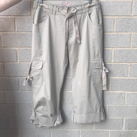 Khaki cargo capris Sz 7 - Picture 2 of 4